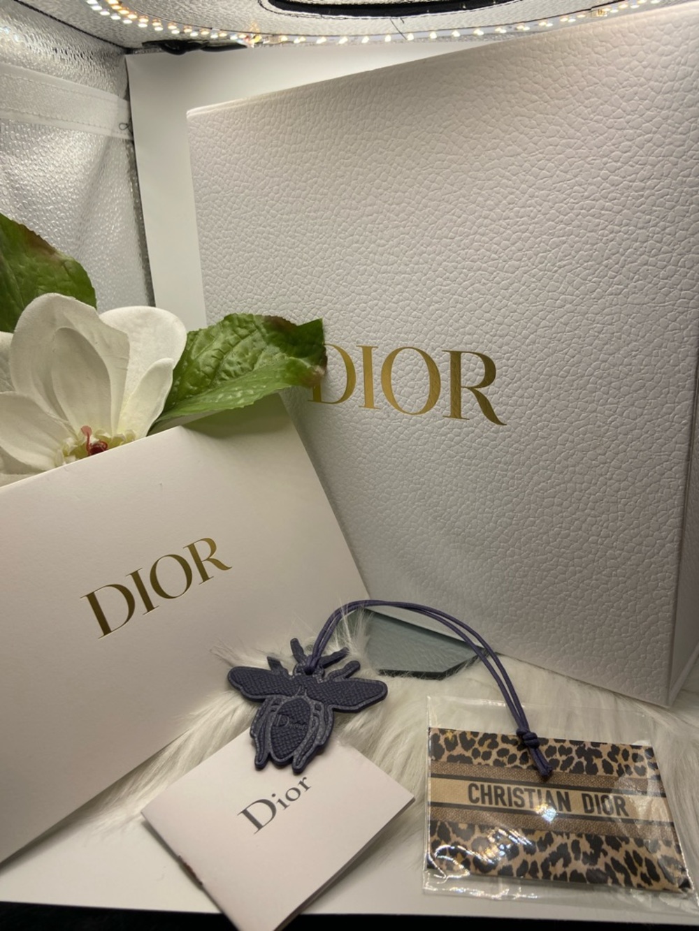 BINGO $25 DIOR WHITE PEBBLED BOX, ENVELOPE & Stuffing